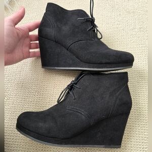 Universal Thread Black Wedge Ankle Boots